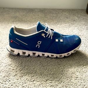 Womens ON Cloud sneakers